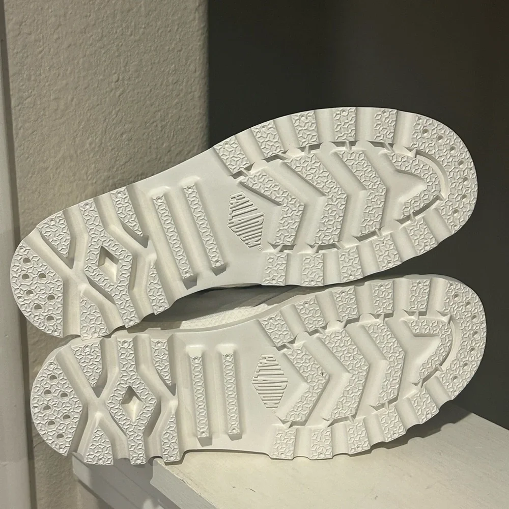 Palladium Pampa Hi Women Boots Canvas Star White 92352116M Sz 6.5 FAST SHIPPING - Picture 8 of 10